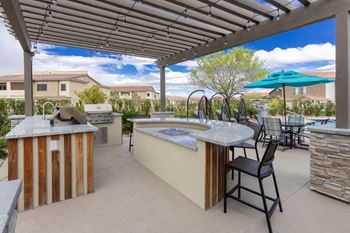 The Townhomes at Horizon Ridge Outdoor Kitchen and BBQ Area